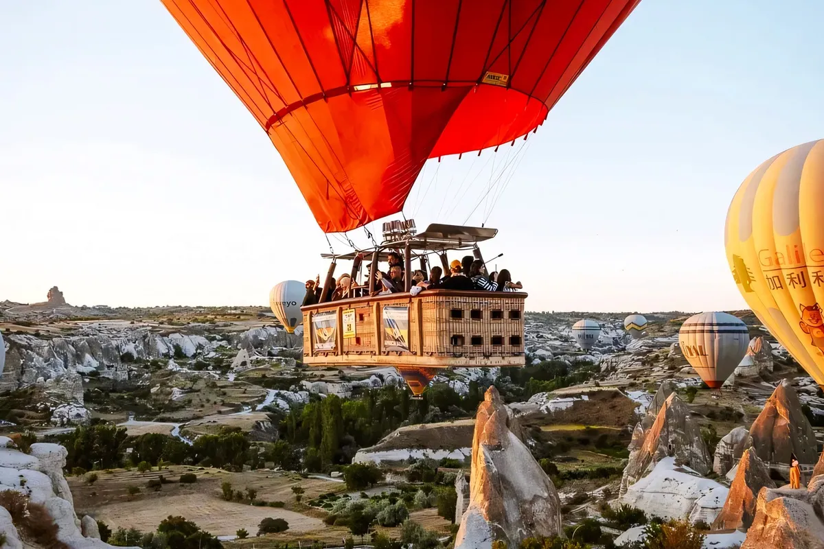 Goreme Valley Sunrise Hot Air Balloon Tour with Breakfast & Transfers experience photograph