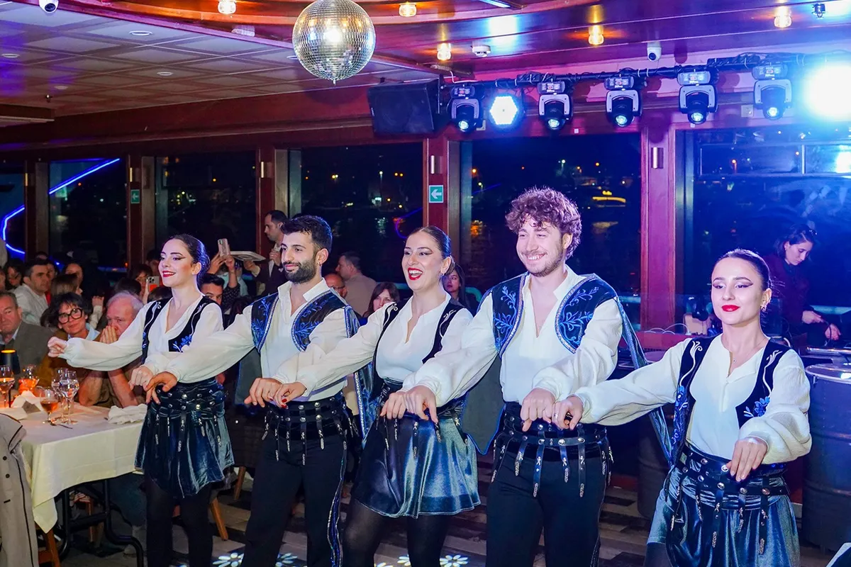 Bosphorus 4-Course Dinner Cruise with Live Show & Private Table experience photograph