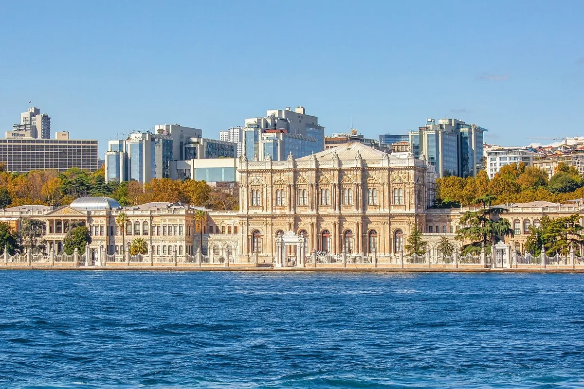 Bosphorus Yacht Sightseeing Cruise with Soft Drinks & Snacks experience photograph