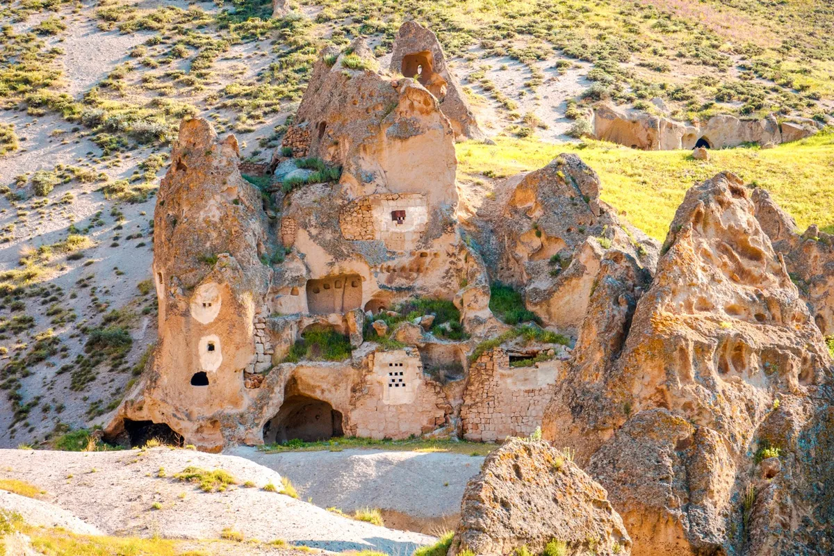 Soğanlı Valley Sunrise Hot Air Balloon Tour with Breakfast & Transfers experience photograph